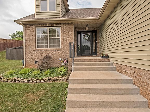2nd image of 595 Anchor Ct