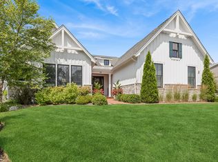 50 S Orchard Cir, Lake Forest, IL 60045