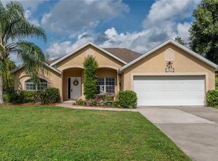 35425 Willow Cir, Fruitland Park, FL 34731