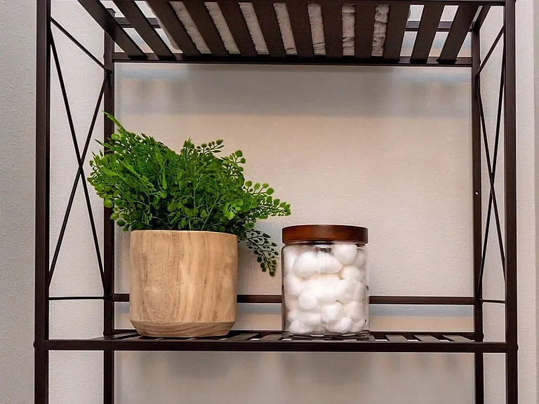 2515 E 37th St — Photo 5