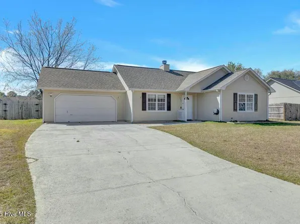 110 Foxlair Dr, Hubert, NC 28539