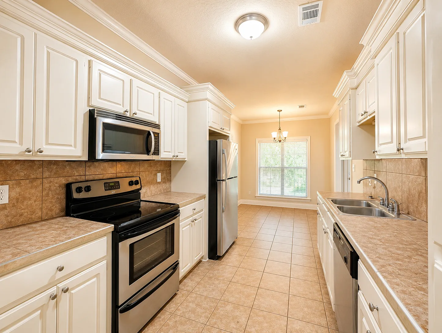 3 bed, 1762 sqft, $1,900 — Photo 4