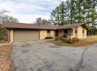 12315 Kingston Way, Dubuque, IA 52001