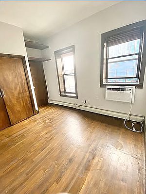 4th image of 103 Essex St APT 5F