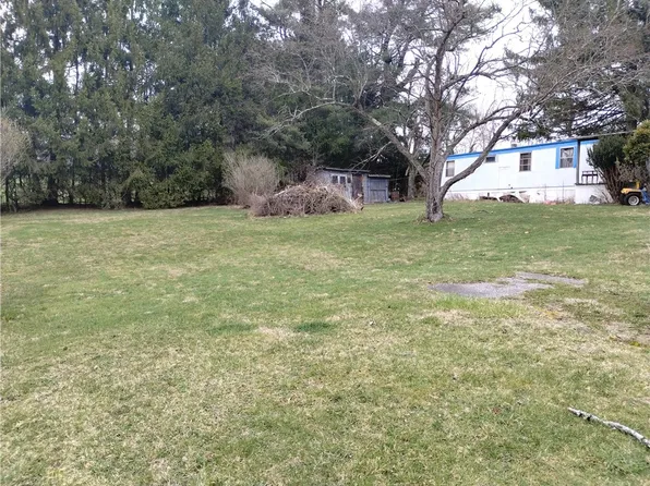 725 Grove St, Saint Petersburg, PA 16054