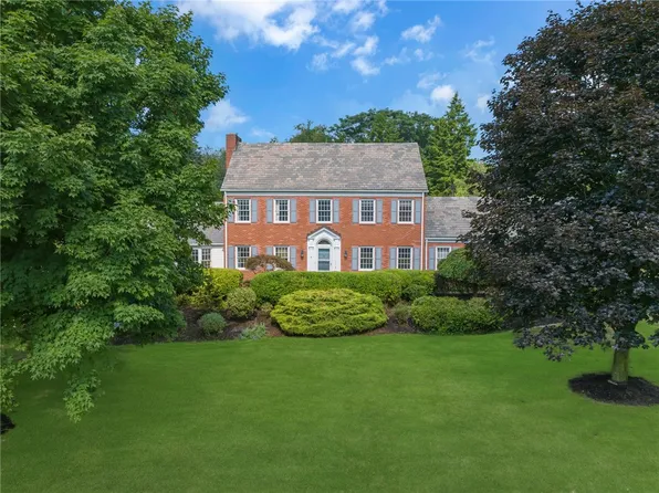 125 Windy Ghoul Dr, Beaver, PA 15009