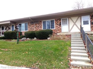25132 Potomac Dr, South Lyon, MI