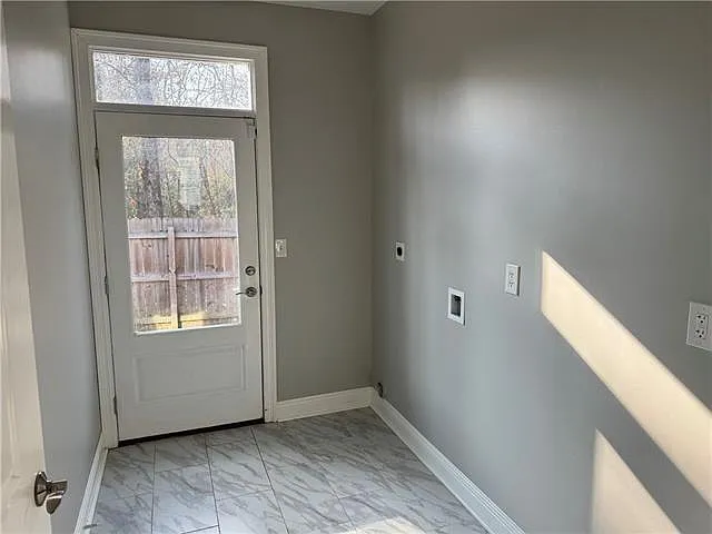503 E Hornsby St — Photo 10