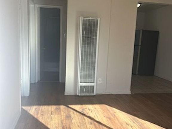 4th image of 107 E 65th St APT 5