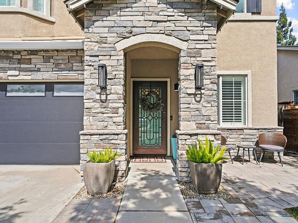 1st image of 261 Greenhouse Way