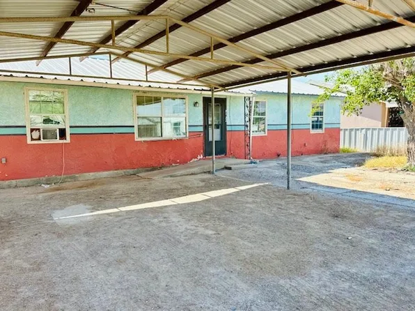 2122 S Alamo St, Pecos, TX 79772