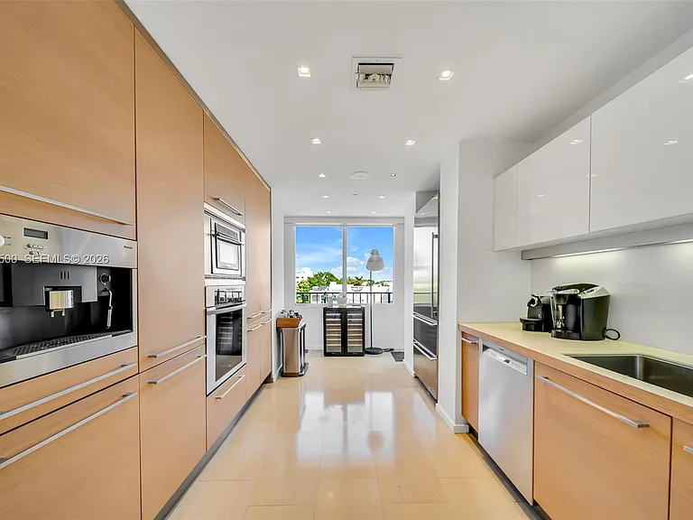 151 Crandon Blvd #500 — Photo 11