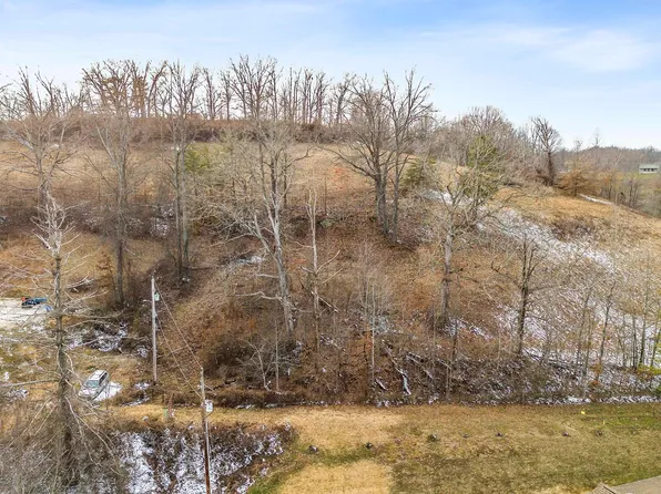 912 Shady Oak Dr, Ashland, KY 41102