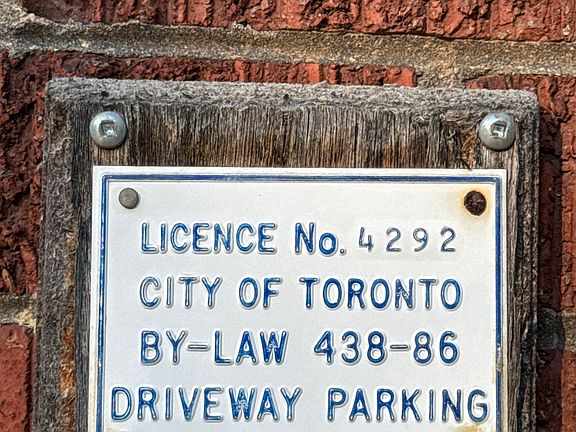 2nd image of 403 Durie St