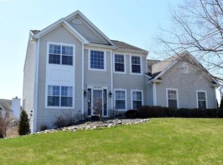 N102W14725 Kingshill Rd, Germantown, WI 53022