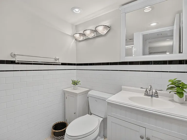 65 Saxony Cir #65-B — Photo 8