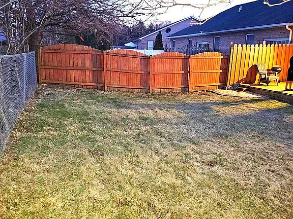 5th image of 319 Lora Dr