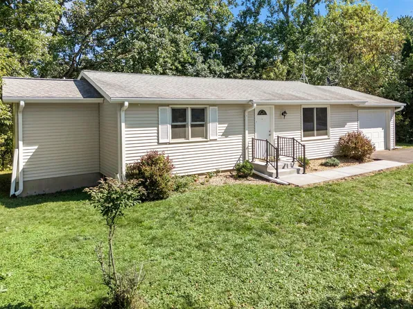 512 Eric Dr, Osceola, WI 54020