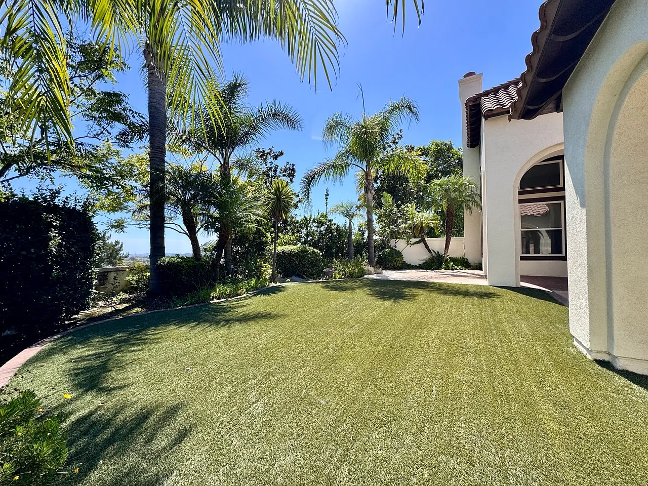 5 bed, 3.5 bath, 3640 sqft, $6,200 — Photo 3