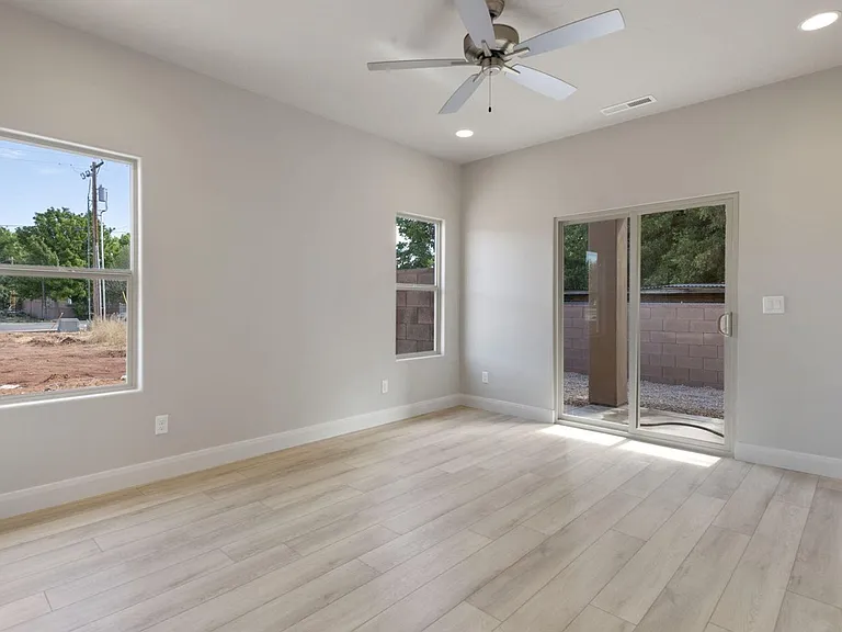 174 N 100 W #1 — Photo 6