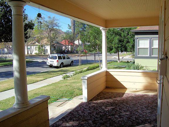Lovely Front Patio Area!