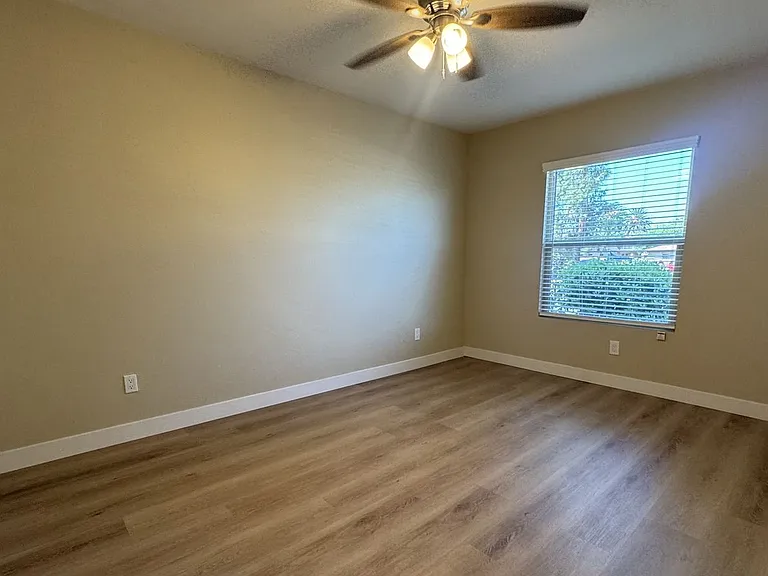 Portofino Apartments — Photo 26