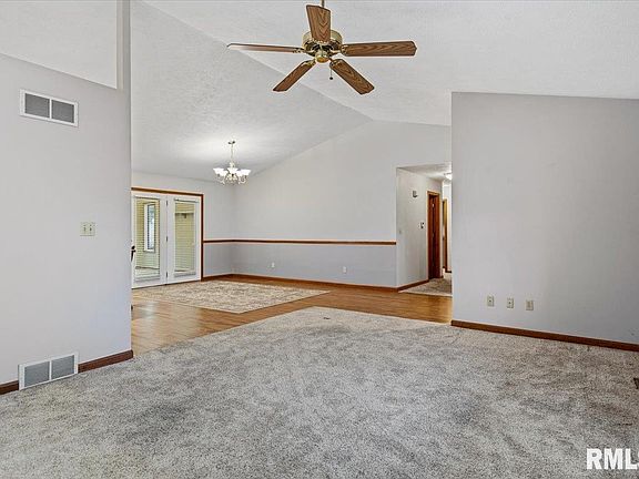 4th image of 8 Rosemary Ln