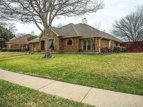 4th image of 322 Spanish Moss Dr