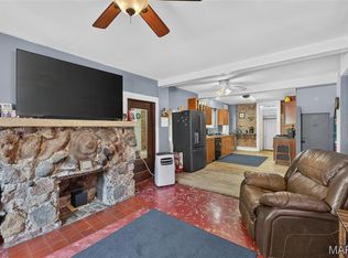 327 N 3rd St, Greenville, IL 62246