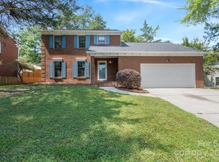 9814 Ridgemore Dr, Charlotte, NC 28277