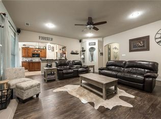 686 Plum Dr, Burleson, TX 76028