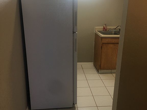 4th image of 1000 W 400 N #B