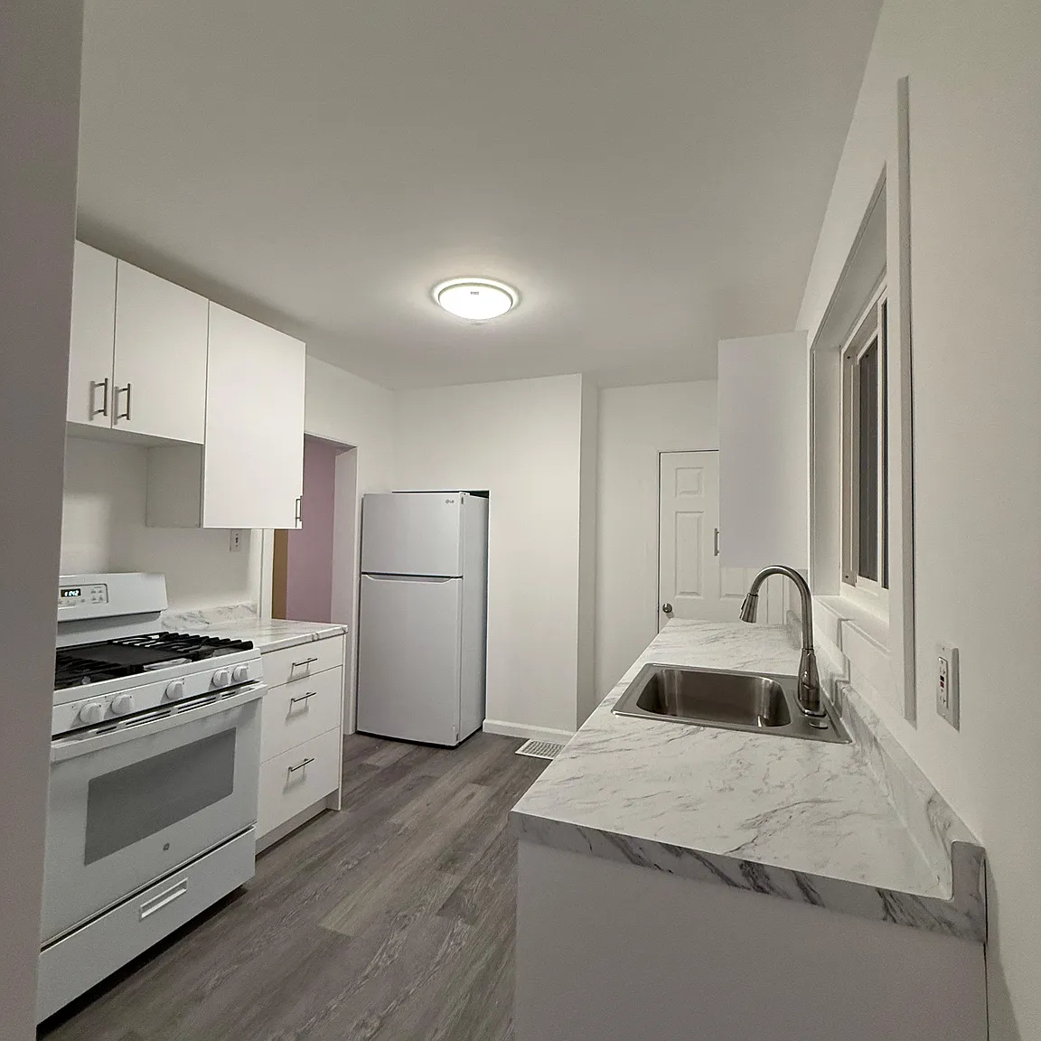 318 Marlow St photo 1