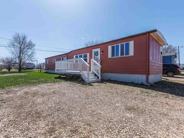 907 Ziebach St, Belle Fourche, SD 57717