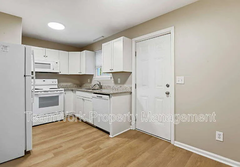 2107 Rondo St #107 — Photo 5