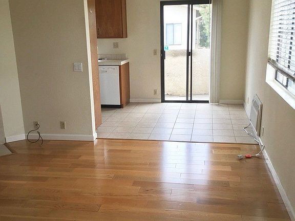 4th image of 3703 31st St APT 7