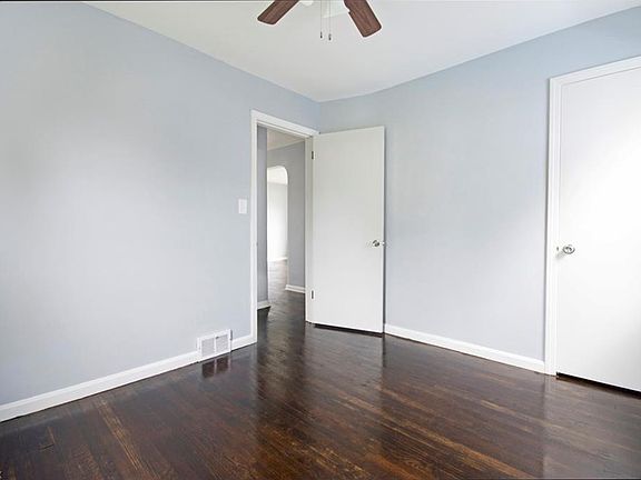 5th image of 7003 Westlake Ave