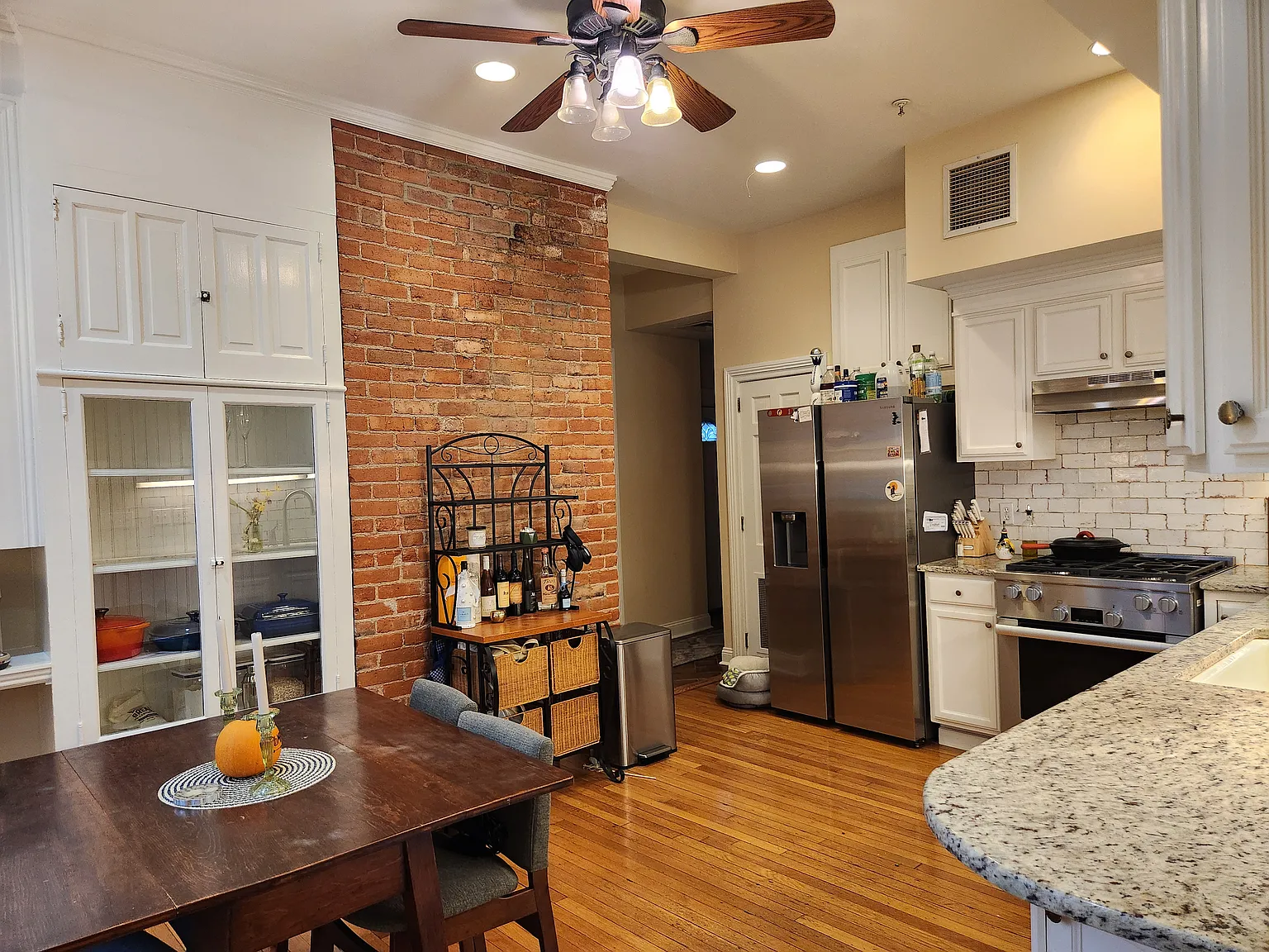 2 bed, $3,600 — Photo 4