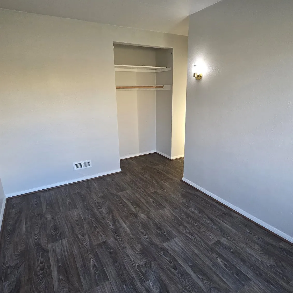 3 bed, $1,300 — Photo 3