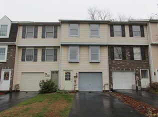 134 Meadow Gap Dr, Monroeville, PA
