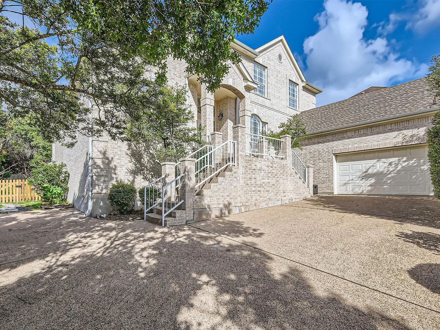 4 bed, 3.5 bath, 3517 sqft, $6,000 — Photo 1
