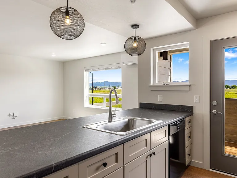 172 Brewers Blvd — Photo 13