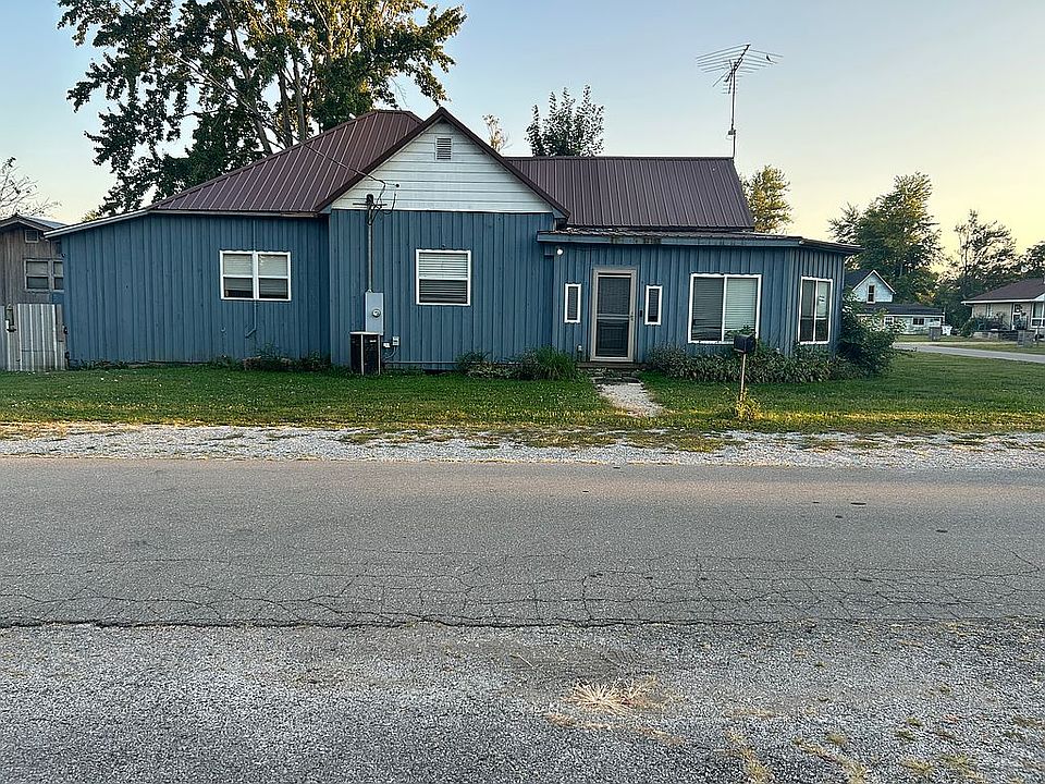 1st image of 501 E 10th St