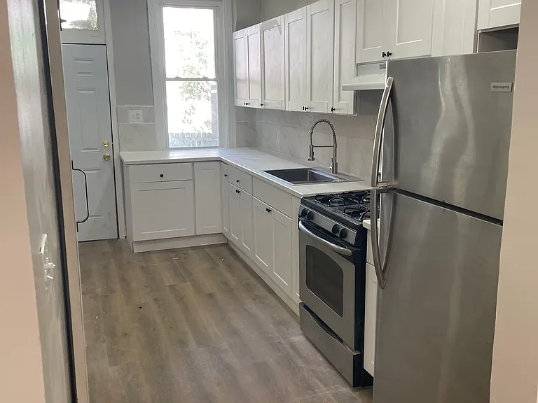 2404 Reel St — Photo 1