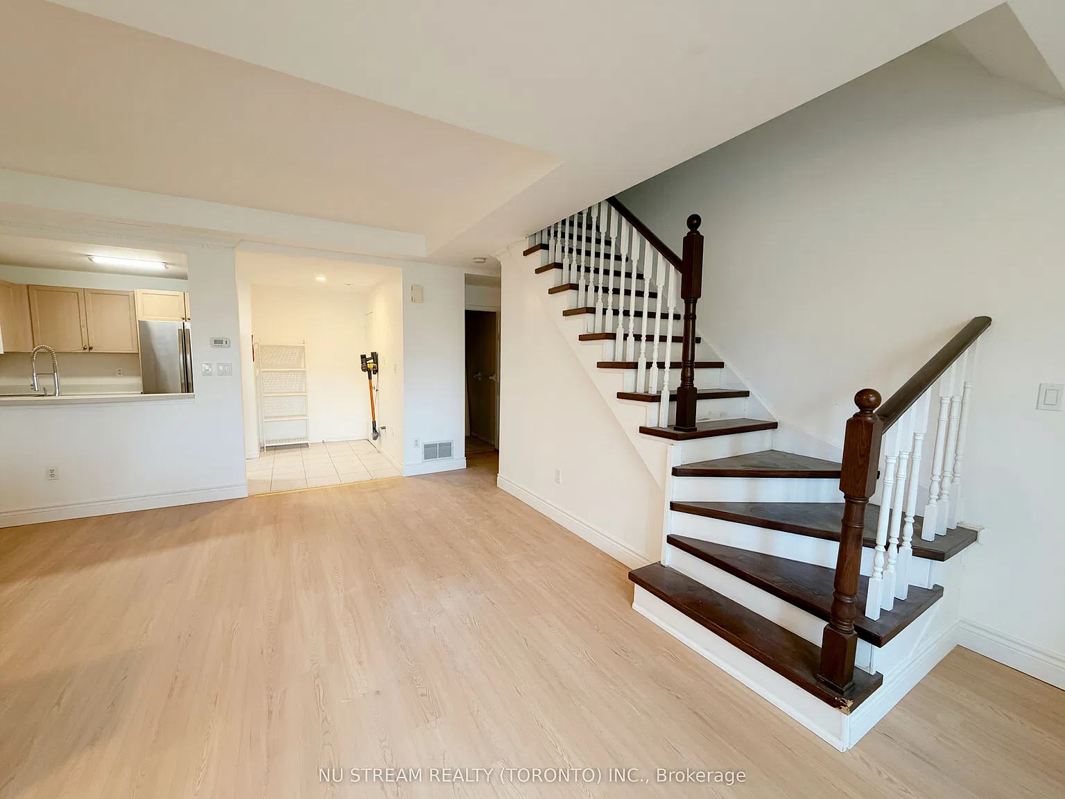 2 bed, $2,700 — Photo 4