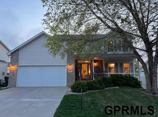 5645 NW 11th Cir, Lincoln, NE 68521