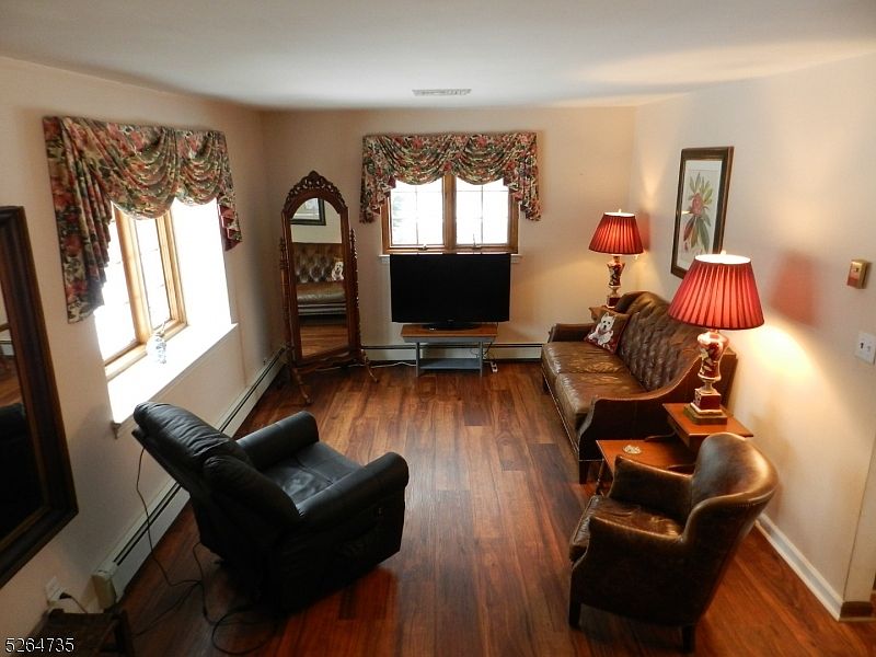 91 Wood St, Wyckoff, NJ 07481 Zillow