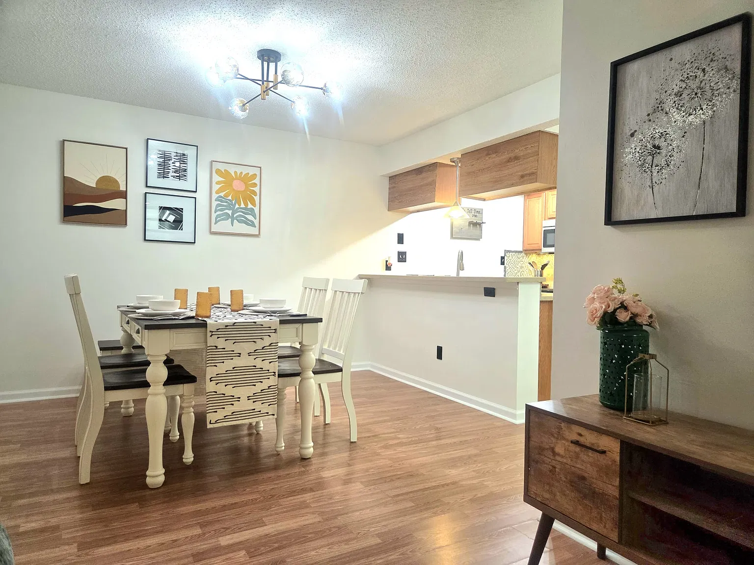 2 bed, 1210 sqft, $2,300 — Photo 2