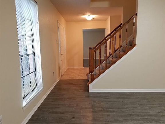 4th image of 2622 Silver Falls Dr