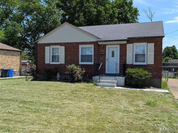 20 Derhake Rd, Florissant, MO 63031